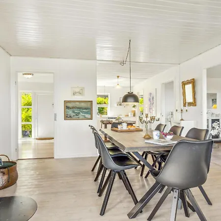 Pet Friendly In With Wifi Holiday home Allinge-Sandvig