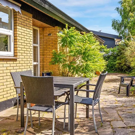 Pet Friendly In With Wifi Holiday home