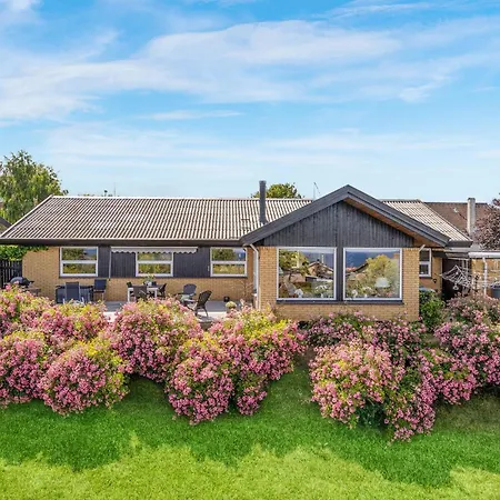 Holiday home Pet Friendly In With Wifi *